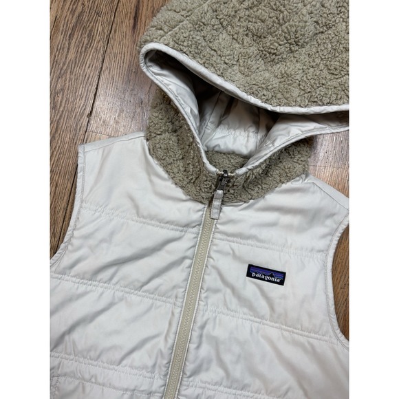 Patagonia Jackets & Blazers - Patagonia Los Gatos Hooded Vest Women's Sz Medium‎ Reversible Sheep Fleece Cream